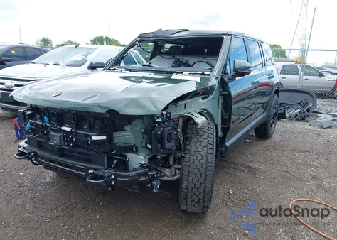 2025 Rivian R1S Adventure Dual Motor Large Pack/Adventure Dual Motor Max Pack from USA, damaged, VIN 7PDSGBBAXSN058914